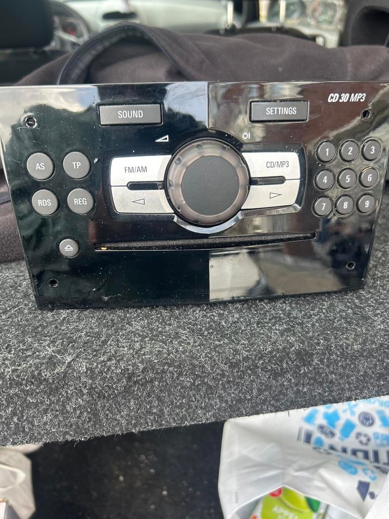 Opel Corsa D CD 30 MP3 autoradio, Auto diversen, Ophalen of Verzenden, Gebruikt