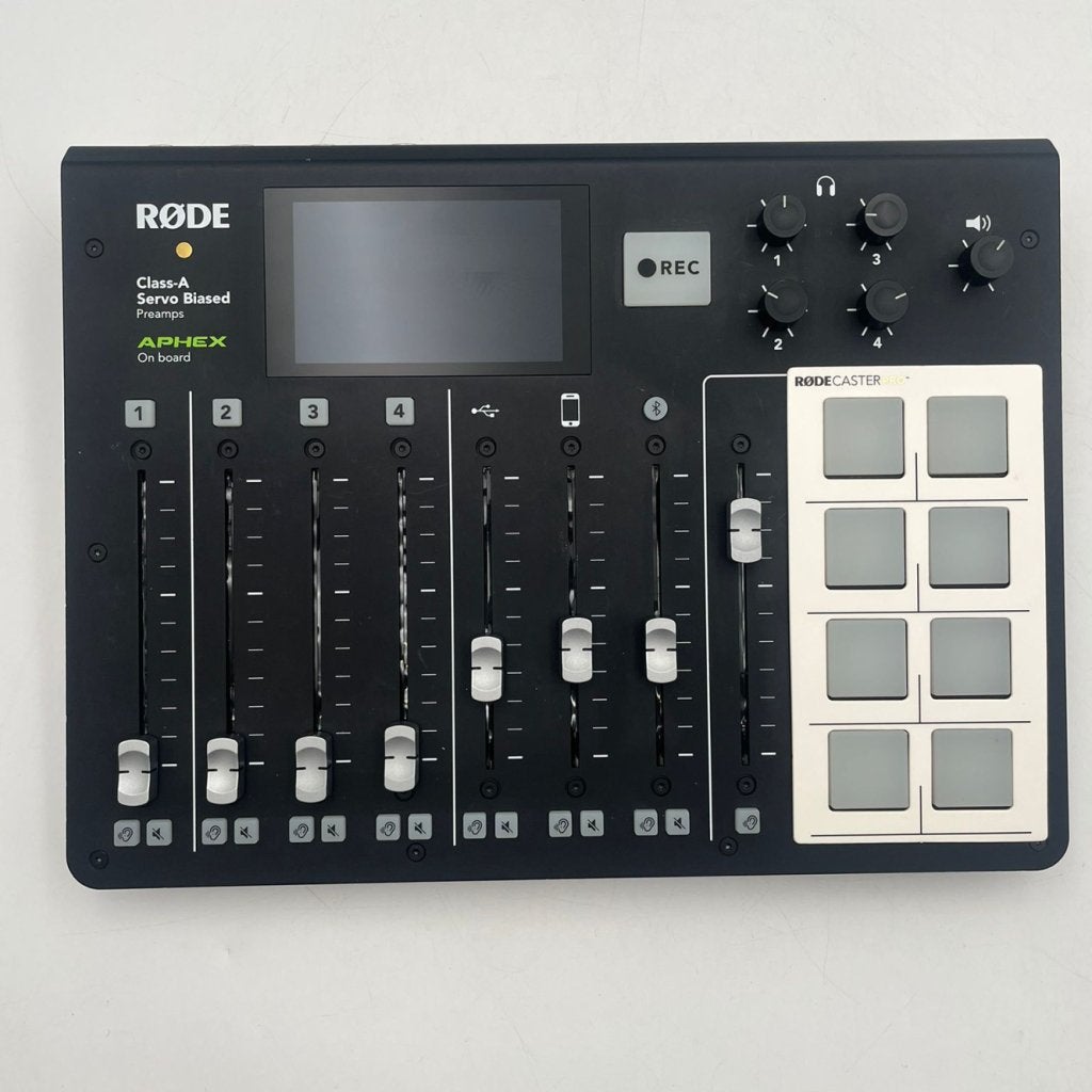 Rode Rodecaster Pro Podcast productiestudio met 8x XLR kabel, Rode, Zo goed als nieuw, Support@rode.com, 107 Carnarvon Street
Silverwater, NSW 2128
Australia