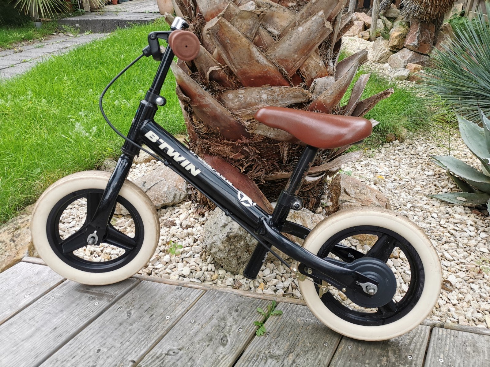 zwarte loopfiets 10 inch b'twin runride 520 cruiser, Fietsen en Brommers, Ophalen, Minder dan 16 inch