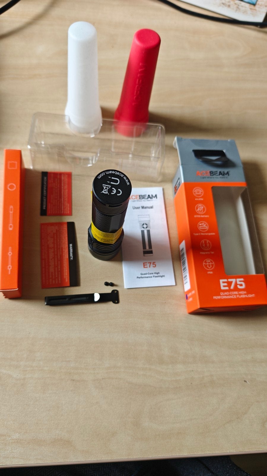 Acebeam E75 nieuw,(beste geteste zaklamp met hoogste reviews, Caravans en Kamperen, Zaklampen, Ophalen of Verzenden, Nieuw, Accu
