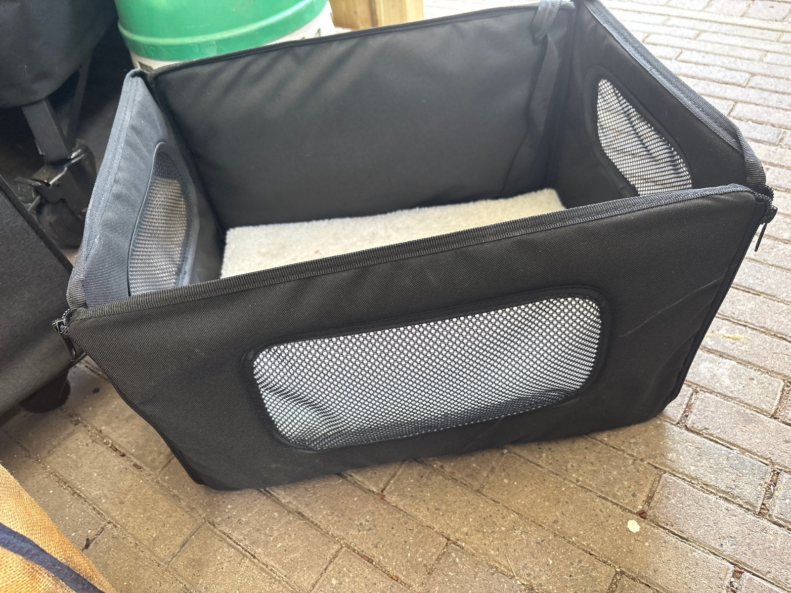 Reismand voor kleine hond in auto, Ophalen of Verzenden, Gebruikt, Hondenautostoel