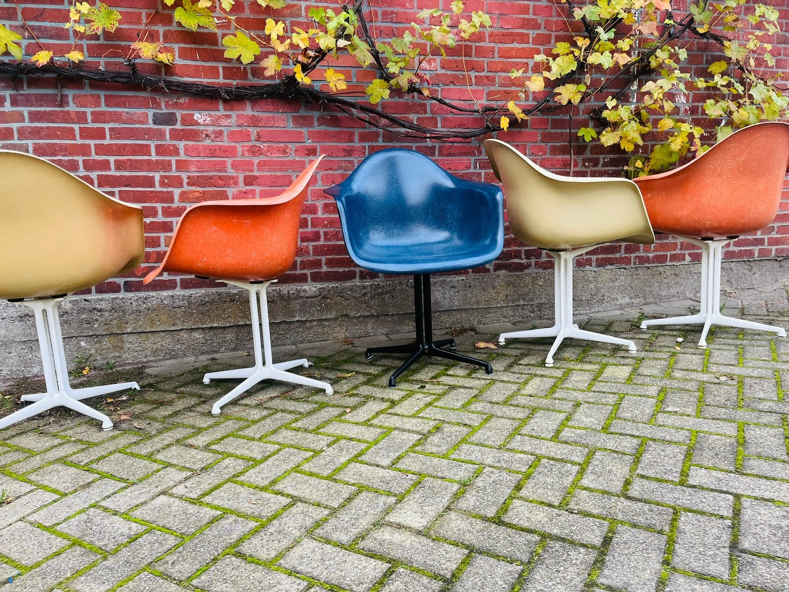 Armchairs Origineel Eames Glasvezel Herman Miller desigm 60, Ophalen of Verzenden, Gebruikt, Vijf, Zes of meer stoelen