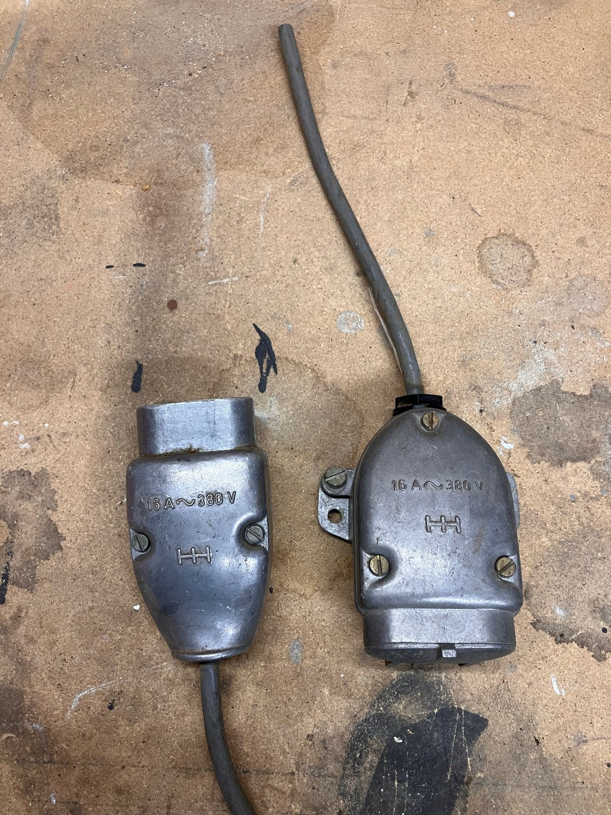 Vintage Stekker en Stopcontact 16A 380V - Industrieel, Doe-het-zelf en Verbouw, Ophalen of Verzenden, Gebruikt, Overige merken