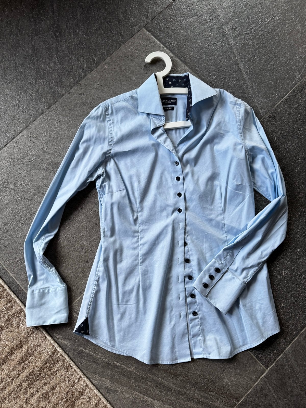 Nieuw Cavallaro Napoli Stretch Blouse - Lichtblauw - Maat 42, Ophalen of Verzenden, Nieuw, Maat 42/44 (L), Blauw
