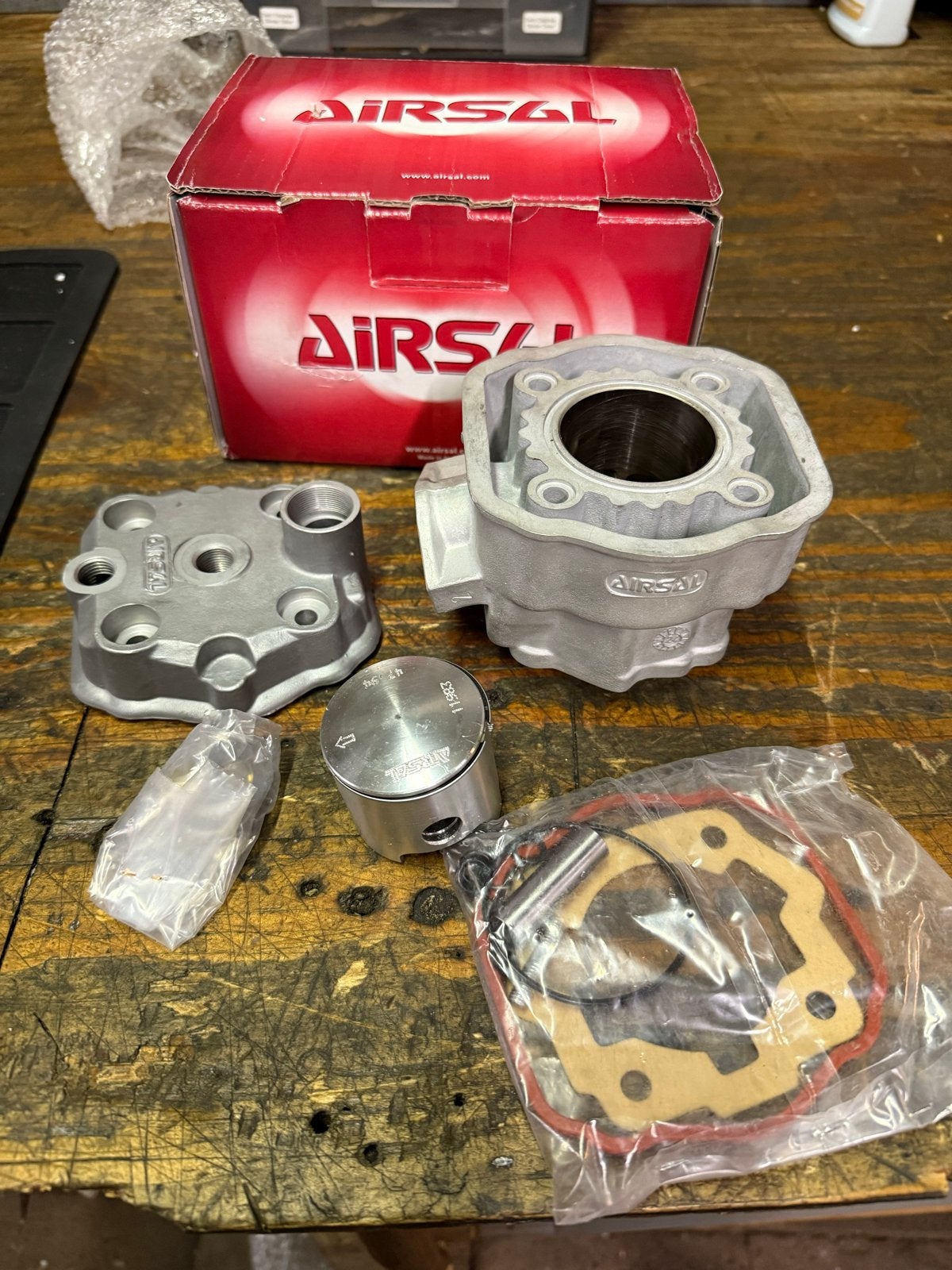 Nieuwe Airsal 70cc cilinder Derbi Euro2 OT, Fietsen en Brommers, Derbi, Derbi, Nieuw, Ophalen of Verzenden