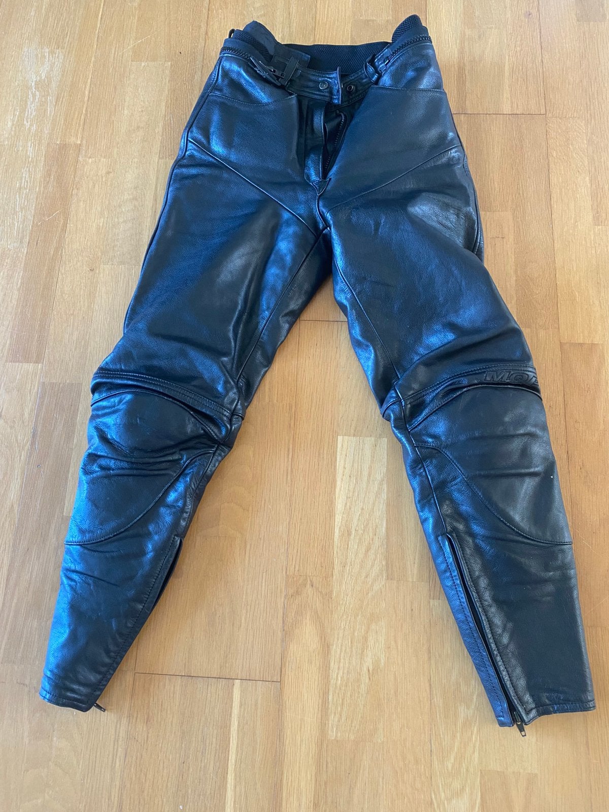 Motorbroek (zwart, leer, maat S, vrouw), Motoren, Kleding | Motorkleding, Ophalen, Tweedehands, Broek | leer