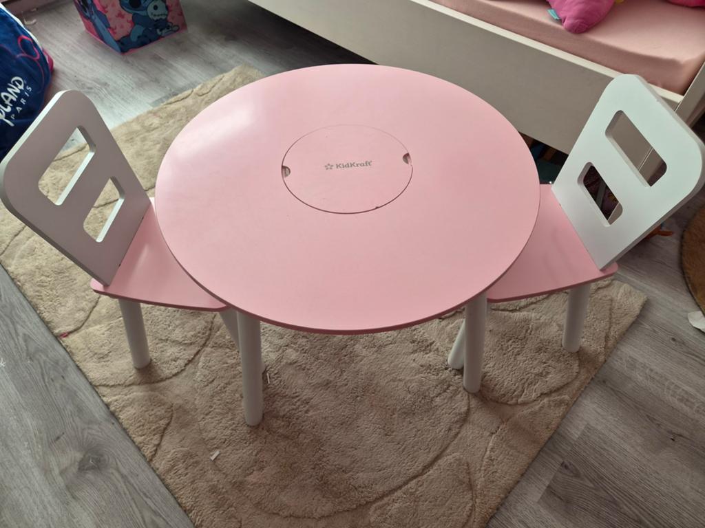 Kidkraft tafel met 2 stoeltjes - Zo goed als nieuw, Ophalen, Zo goed als nieuw, Tafel(s) en Stoel(en)