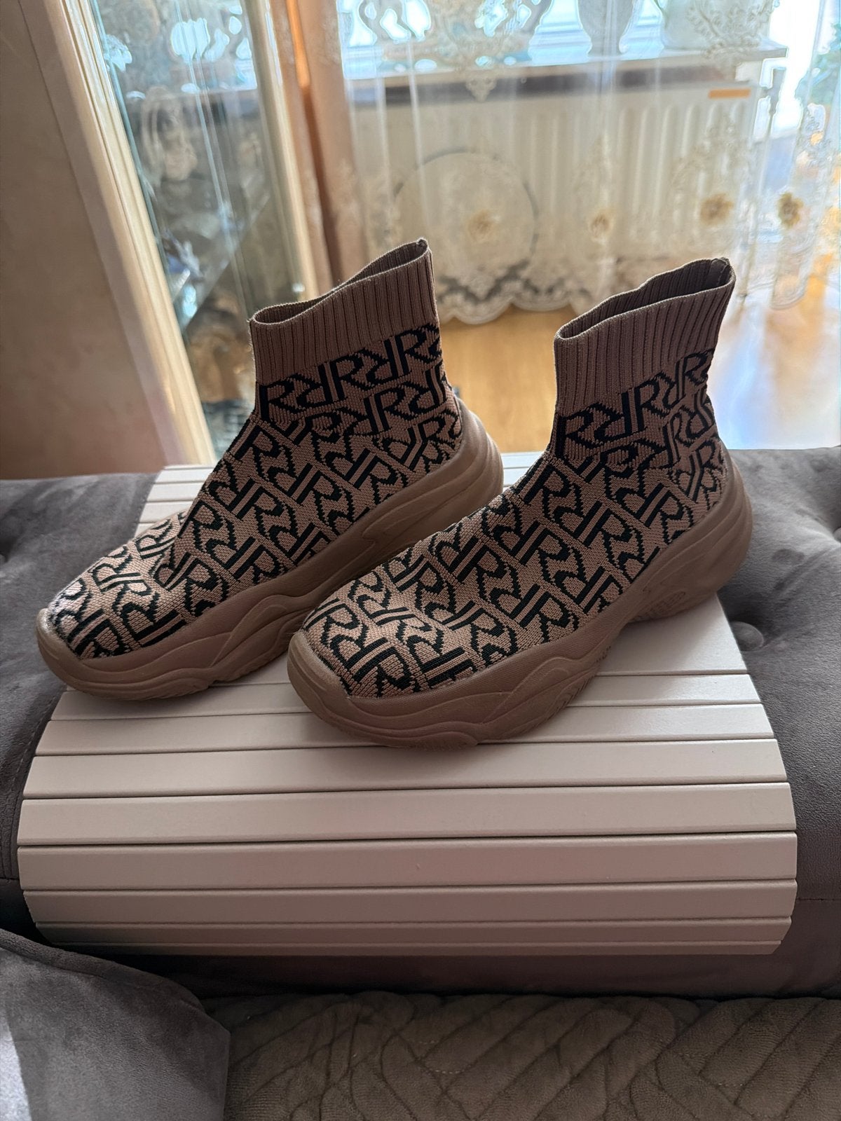 Stijlvolle beige sok sneakers Reinders maat 37, Beige, Ophalen of Verzenden, Sneakers of Gympen, Zo goed als nieuw