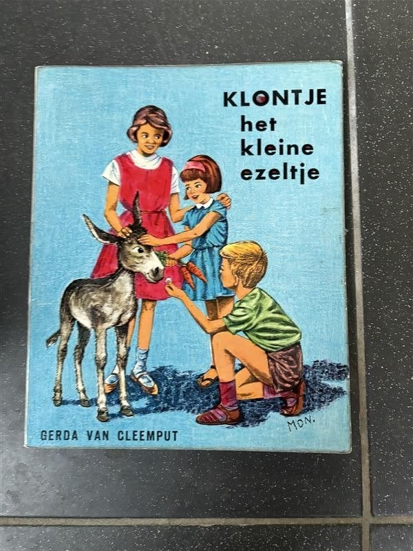 Vintage kinderboek "Klontje het kleine ezeltje", Boeken, Gelezen, Fictie algemeen, Gerda van Cleemput, Ophalen of Verzenden