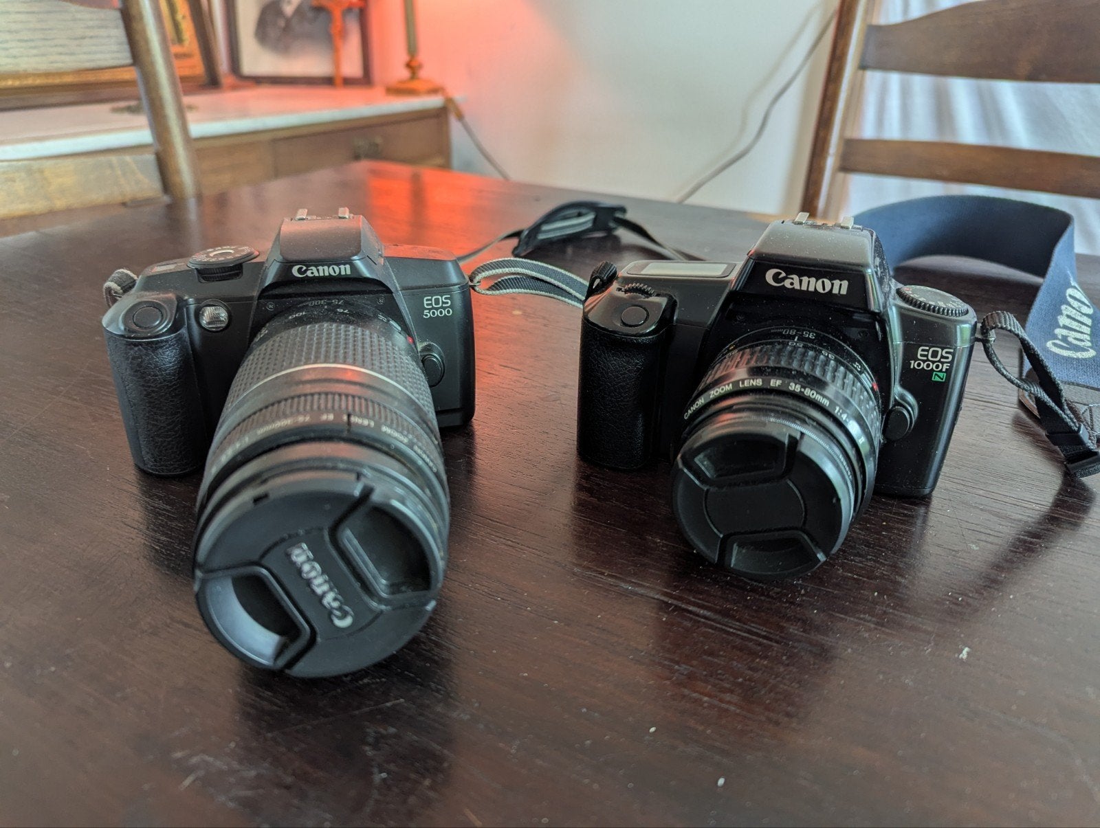 2 analoge camera's (canon), Ophalen of Verzenden, Spiegelreflex, Canon