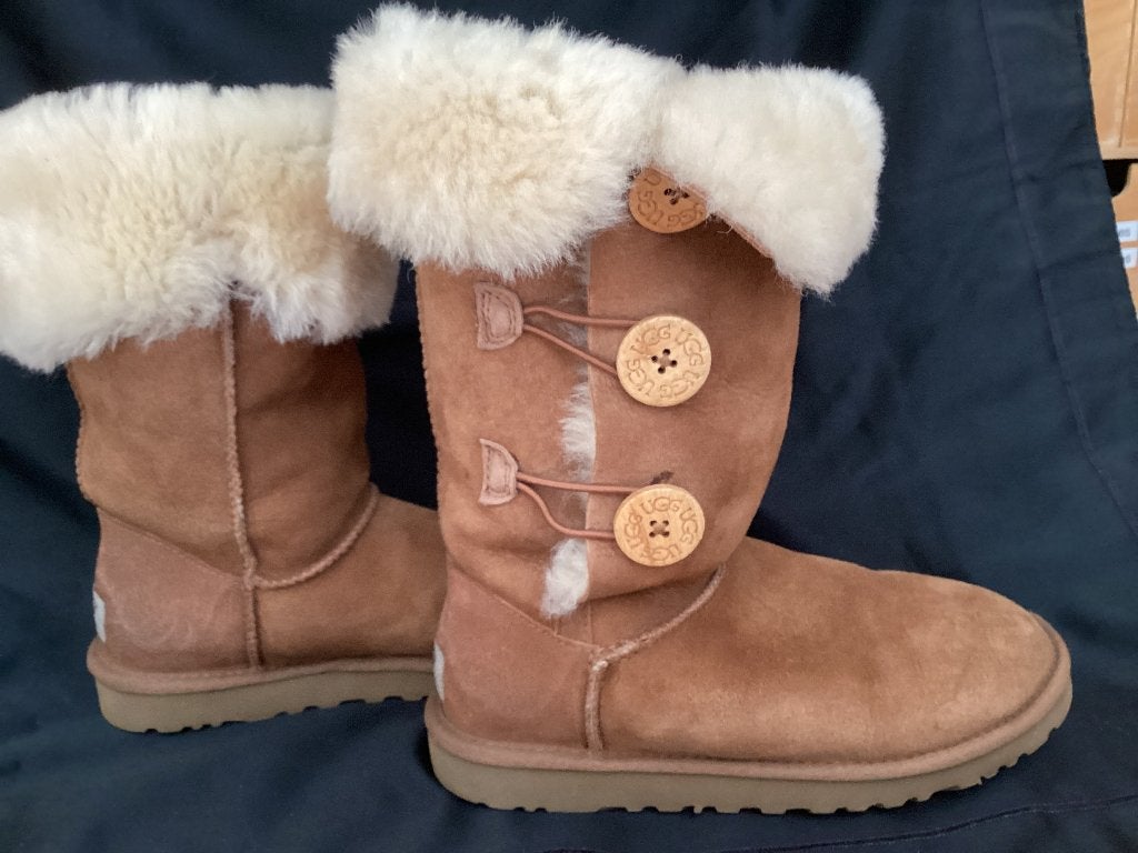 Ugg laarzen . Type Bailey Button triplet, Kleding | Dames, Hoge laarzen, UGG, Bruin, Verzenden