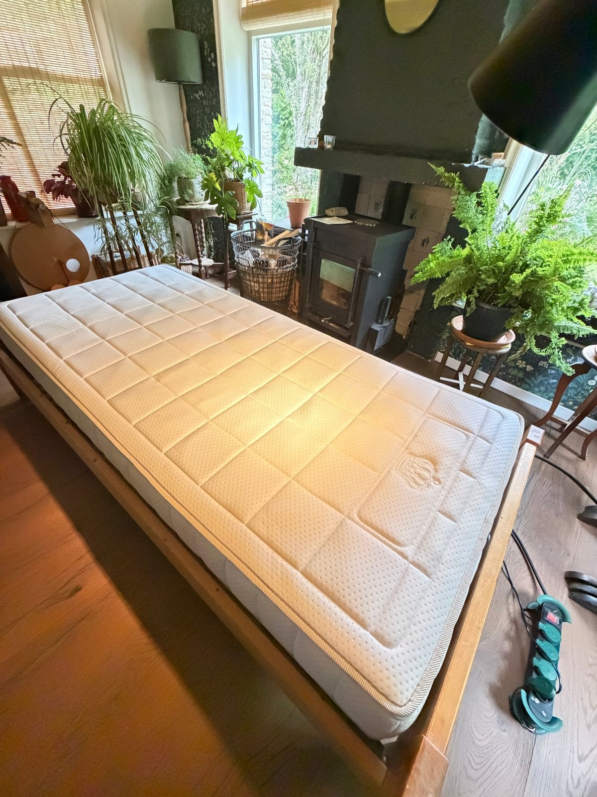 Auping Cresto matras en elektrisch verstelbare lattenbodem, Huis en Inrichting, Slaapkamer | Matrassen en Bedbodems, Ophalen, 90 cm
