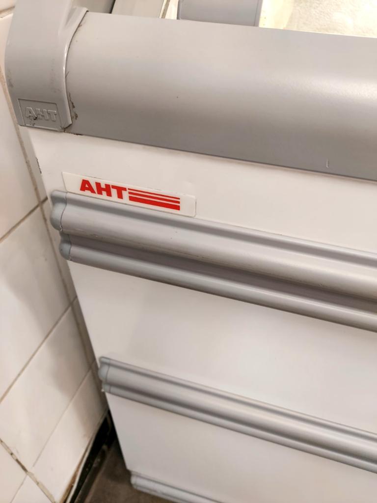 AHT paris 250 defect, Witgoed en Apparatuur, Koelkasten en IJskasten, 200 liter of meer, Ophalen of Verzenden, Zonder vriesvak
