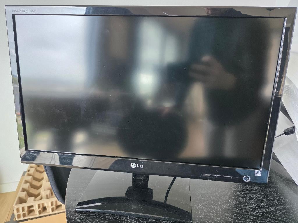 LG D2342P-PN computer monitor, Computers en Software, Monitoren, Gebruikt, Full HD, LG, 60 Hz of minder