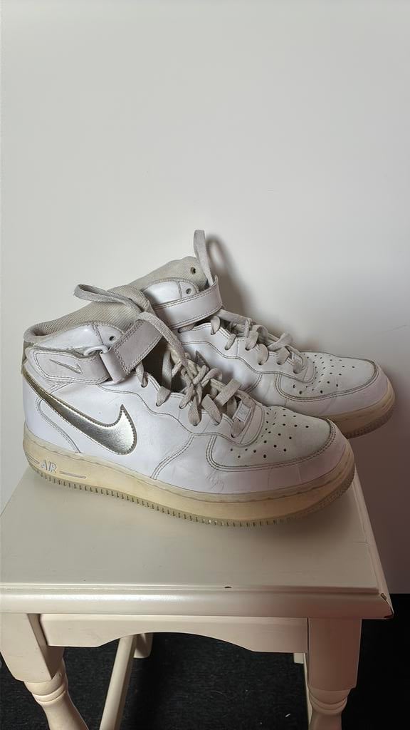 Nike airforce sneakers, Ophalen of Verzenden, Zo goed als nieuw, Schoenen
