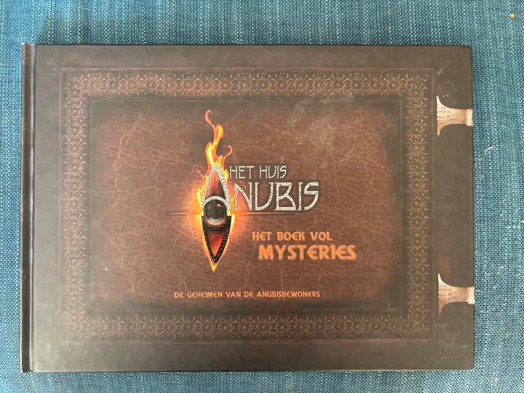 Boek Het Huis Anubis, Ophalen of Verzenden, Zo goed als nieuw, Tv-serie