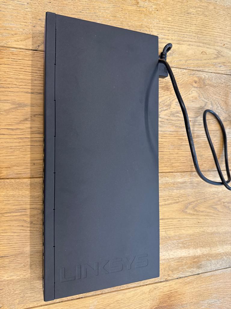 Linksys LGS326MP 26-Poort Smart Gigabit PoE+ Switch, Computers en Software, Netwerk switches, Ophalen of Verzenden, Zo goed als nieuw