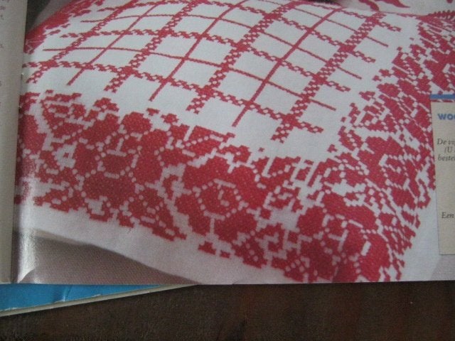 Borduurpatroon  Bloemen en ruit op kussen  nr 7553, Verzenden, Nieuw, Handborduren, Patroon