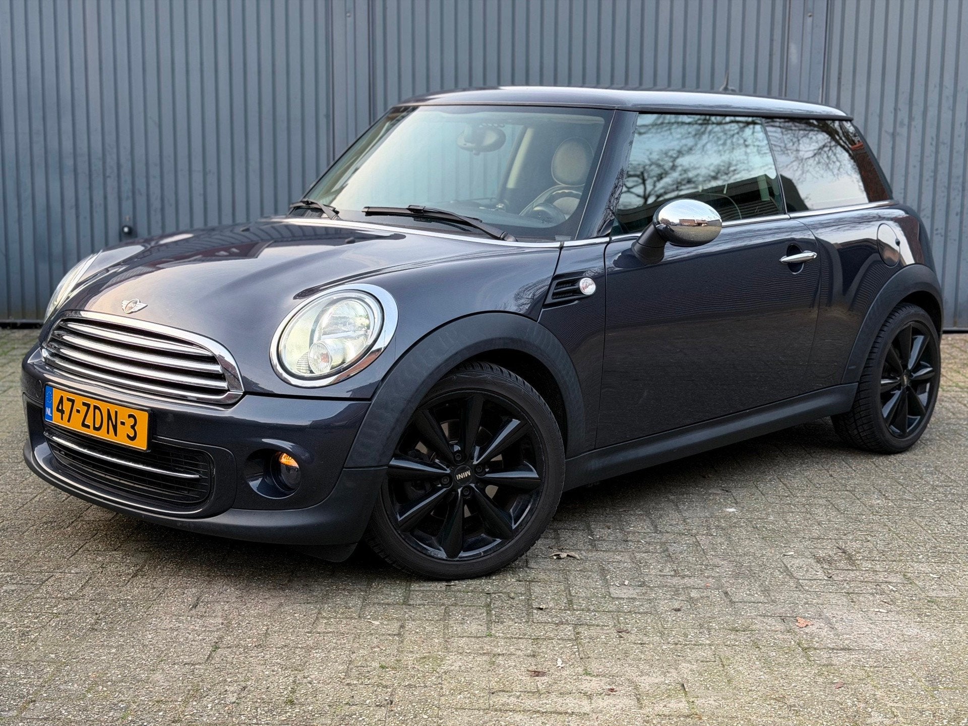 Mini Mini 1.6 Cooper Chili | Climate | Navi | Leder | Stoelv, Voorwielaandrijving, Euro 5, Zwart, 4 cilinders