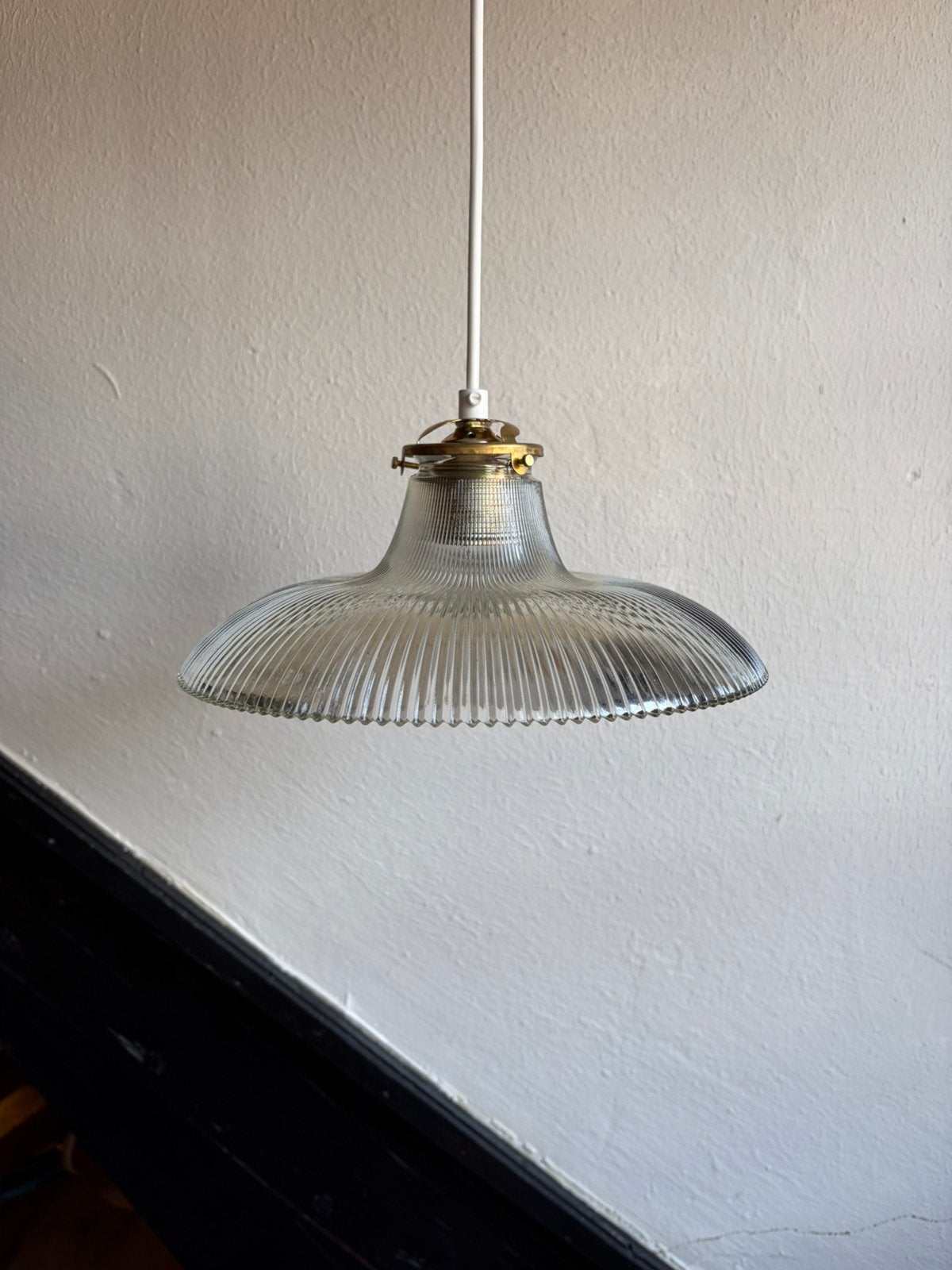 Vintage Franse holophane hanglamp lampenkap glas ribbel rond, Ophalen of Verzenden, Zo goed als nieuw, Glas