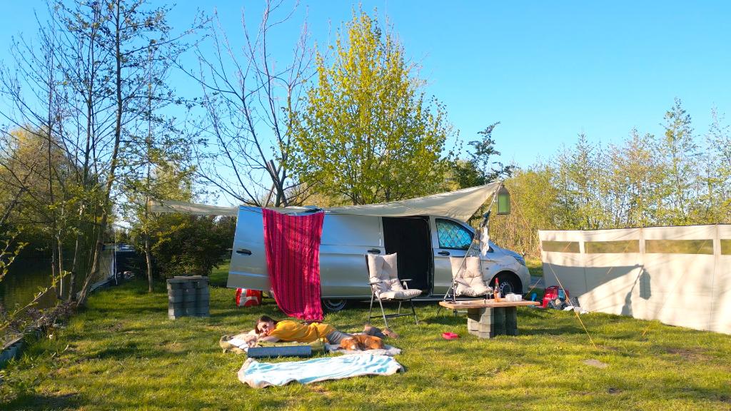 Multifunctionele bedrijfsbus / kampeerbus IN PRIJS VERLAAGD!, Caravans en Kamperen, Campers, Reservewiel, Tot en met 2, Mercedes-Benz