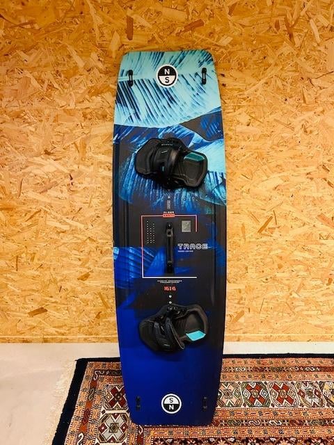 North Trace 2025 Kiteboard + bindingen – 1x gebruikt!, Watersport en Boten, Kitesurfen, Twintip, Kiteboard, Nieuw, Ophalen of Verzenden