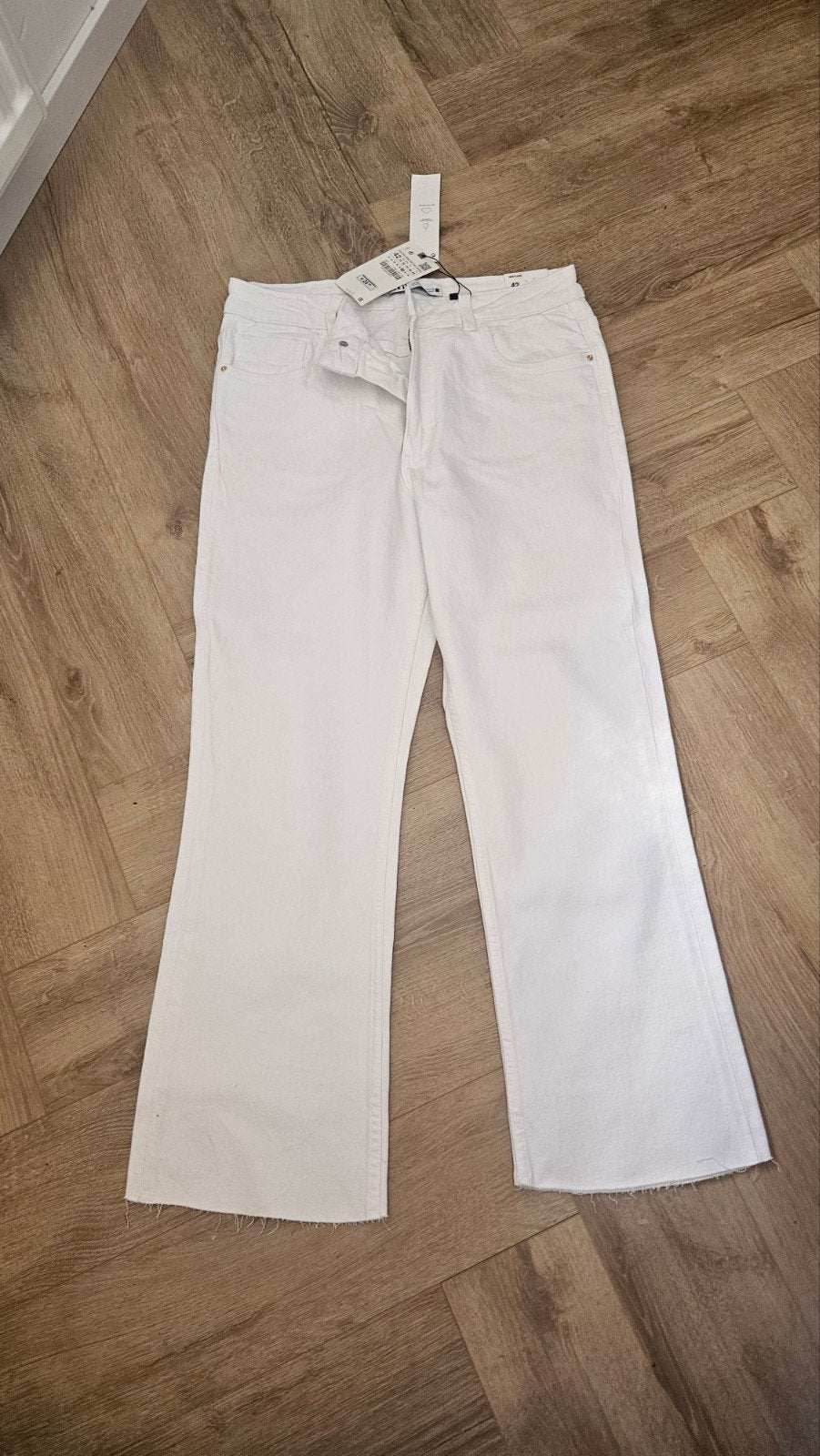 dames  flared broek wit Zara NIEUW, Kleding | Dames, Maat 42/44 (L), Nieuw, Ophalen of Verzenden, Lang