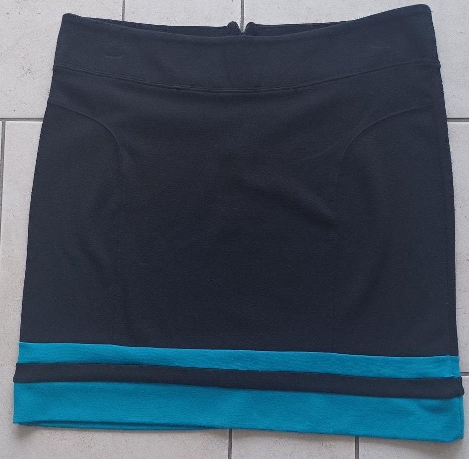Zwart rokje met blauwe strepen, Kleding | Dames, Maat 42/44 (L), Ophalen of Verzenden, Knielengte, Gedragen