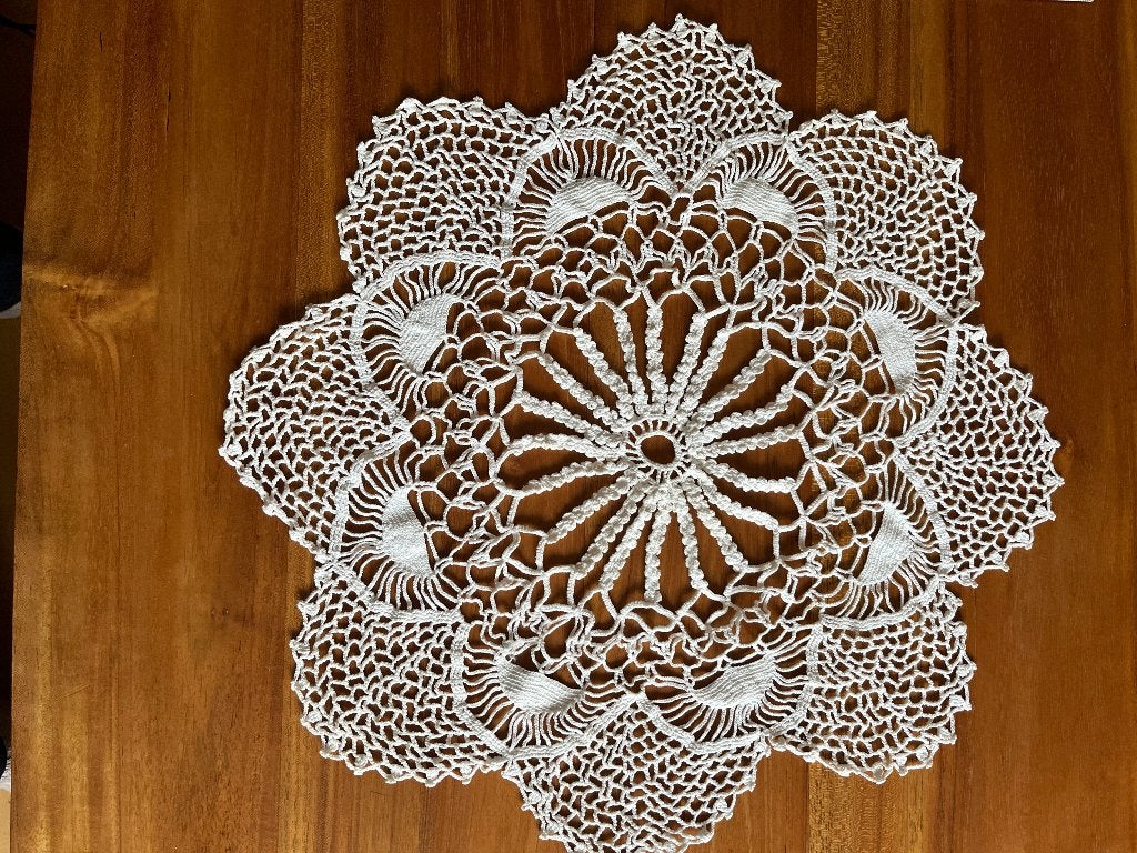 gehaakt tafelkleedje rond, Huis en Inrichting, Rond, Ophalen of Verzenden, Katoen, 48 cm