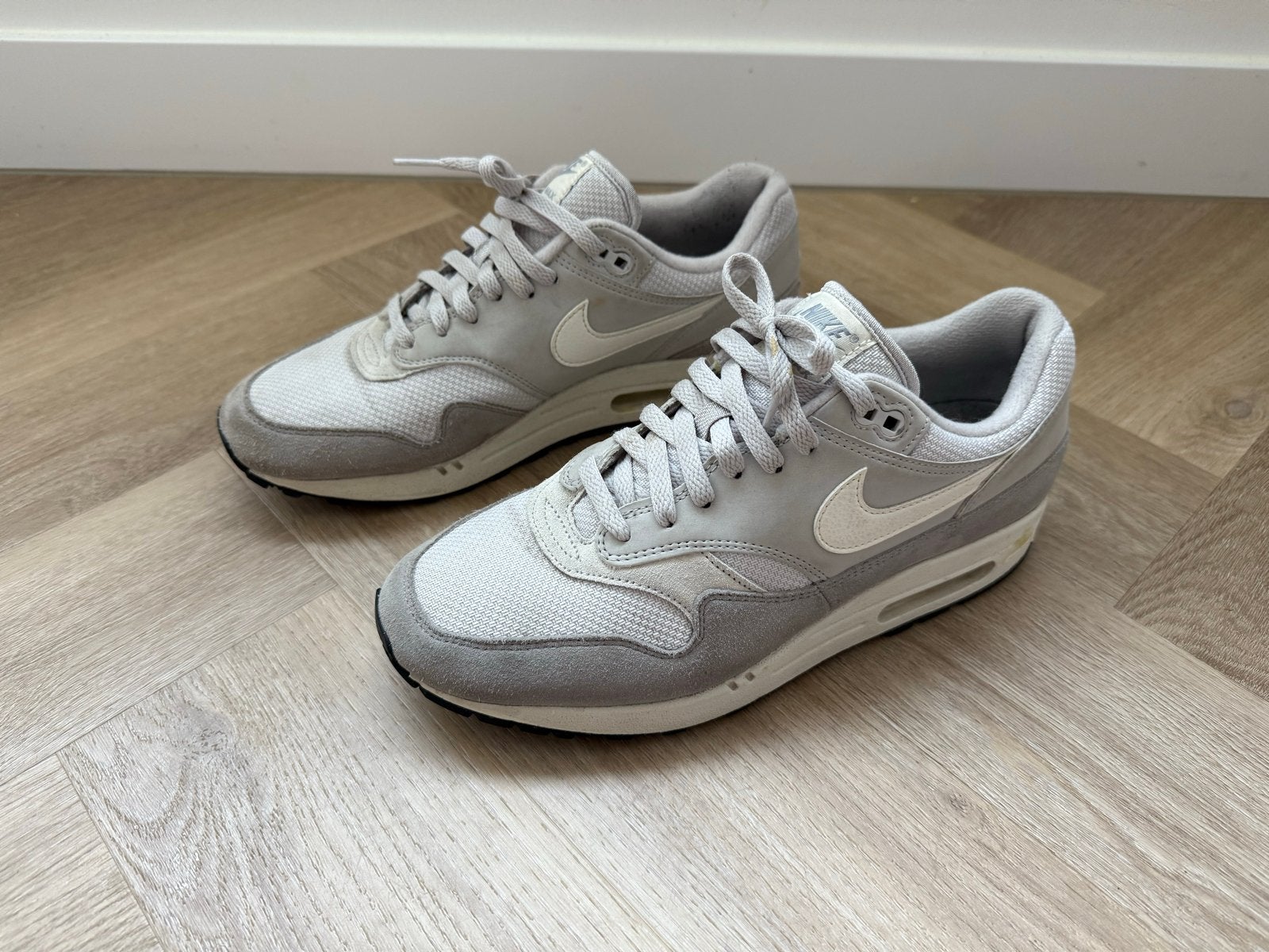 Nike Air Max 1, Vast grey, maat 44, Ophalen of Verzenden, Gedragen, Zwart, Sneakers of Gympen