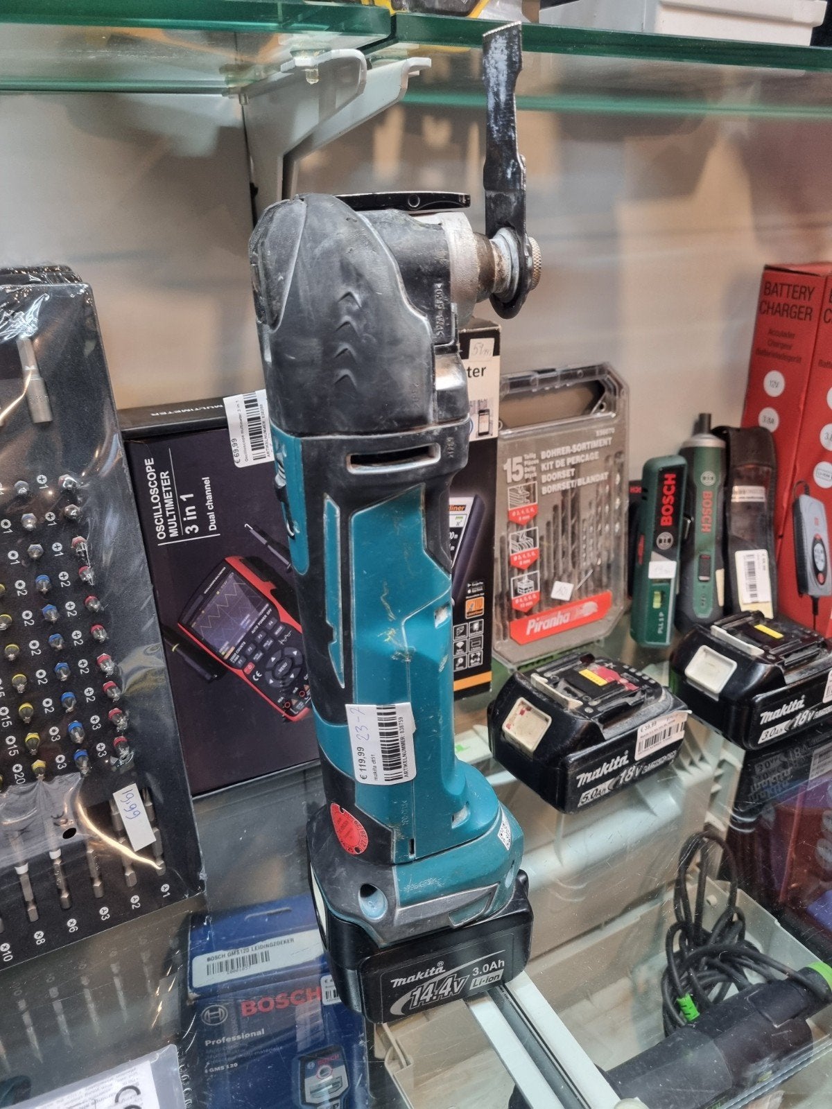 Makita Multitool 14.4V - Gebruikt maar functioneel, Gebruikt, Info@makita.nl, Makita Corporation, Ophalen of Verzenden
