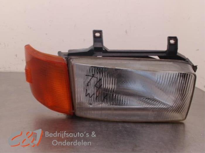 Koplamp rechts van een Volkswagen Transporter, Gebruikt, -, Volkswagen, -