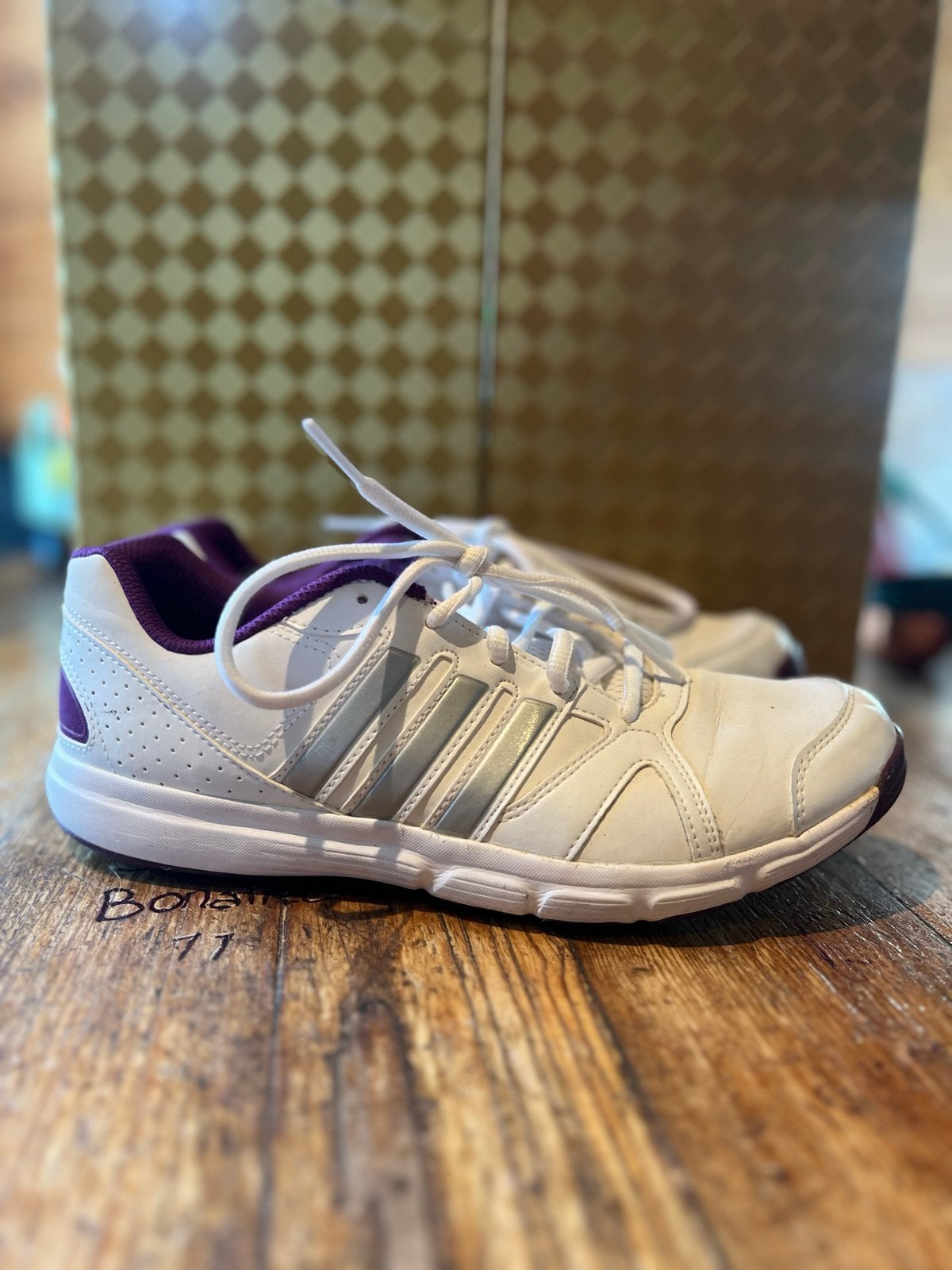 Adidas Tennisschoenen - Wit/Paars mt 41, Sport en Fitness, Ophalen of Verzenden, Gebruikt, Schoenen, Adidas