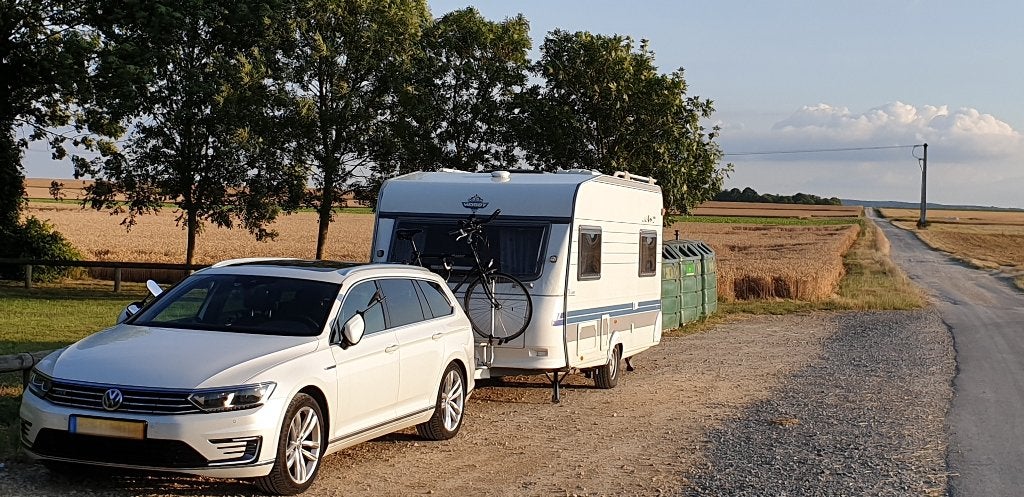 Hobby 450UB De Luxe Easy 2002 +voortent, luifel, fietsenrek, Caravans en Kamperen, Caravans, Rondzit, Hobby, Dwarsbed, 750 - 1000 kg