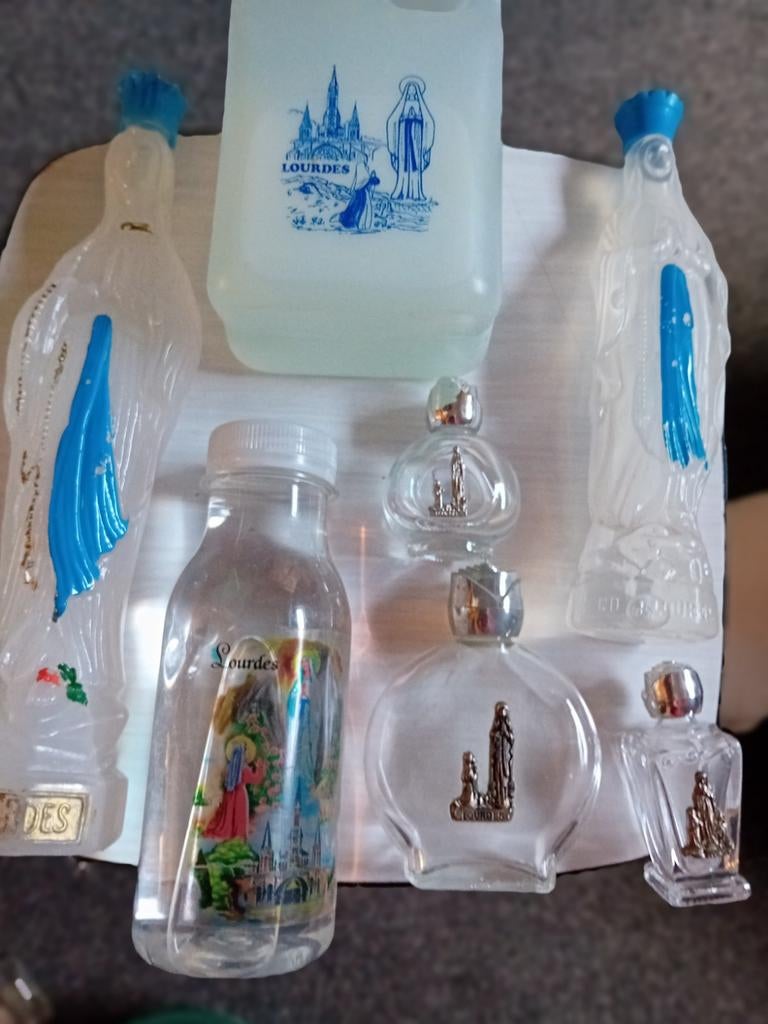 Diverse Lourdes souvenirs - Religieuze verzameling, Ophalen of Verzenden