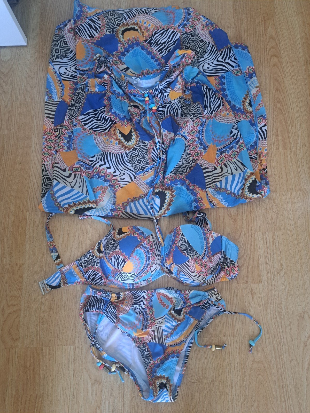 Antigel Bikini Set met Pareo - Zo goed als nieuw, Blauw, Ophalen of Verzenden, Zo goed als nieuw, Bikini