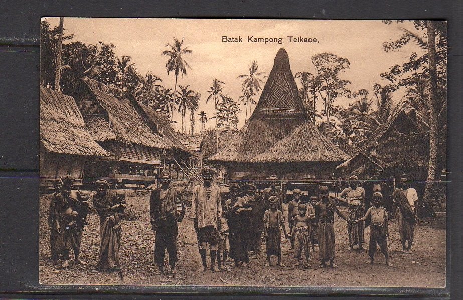 Ned Indië rare card Batak Kampong TELKAOE small village, Verzamelen, Ophalen of Verzenden, Voor 1920, Buiten Europa