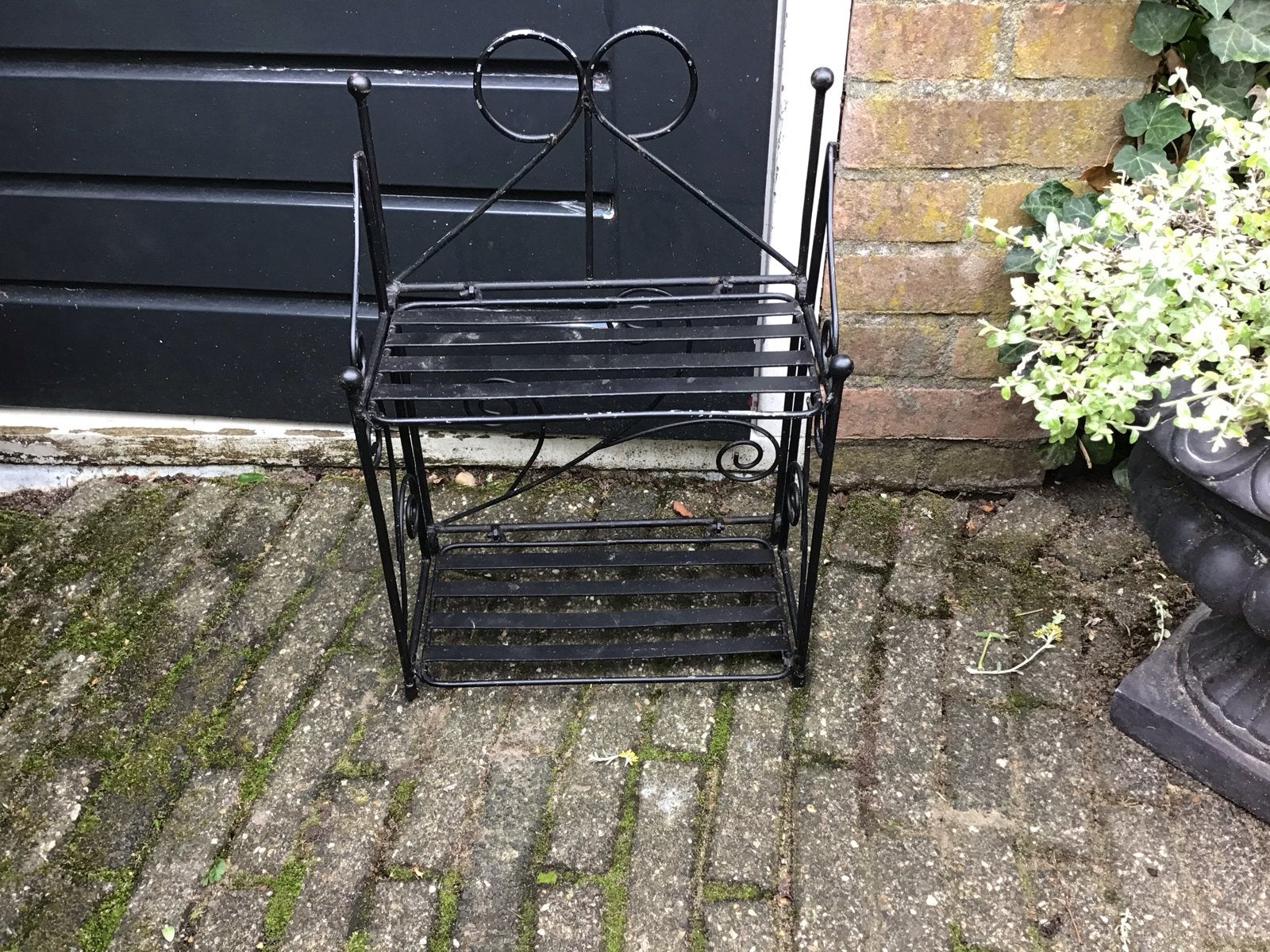 Zwart metalen (tuin) rekje - decoratief en praktisch, Ophalen of Verzenden, Klassiek, Metaal, Gebruikt