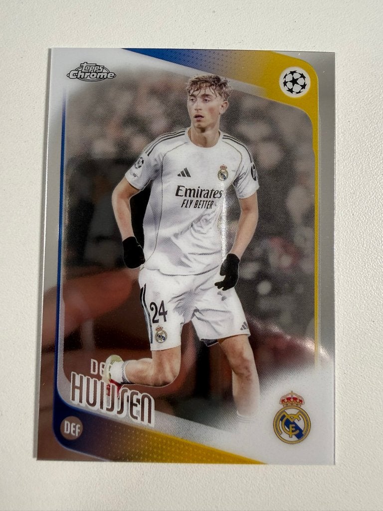 39 Dean Huijsen Topps Chrome 2025-26, Ophalen of Verzenden, Nieuw, Buitenlandse clubs, Poster, Plaatje of Sticker