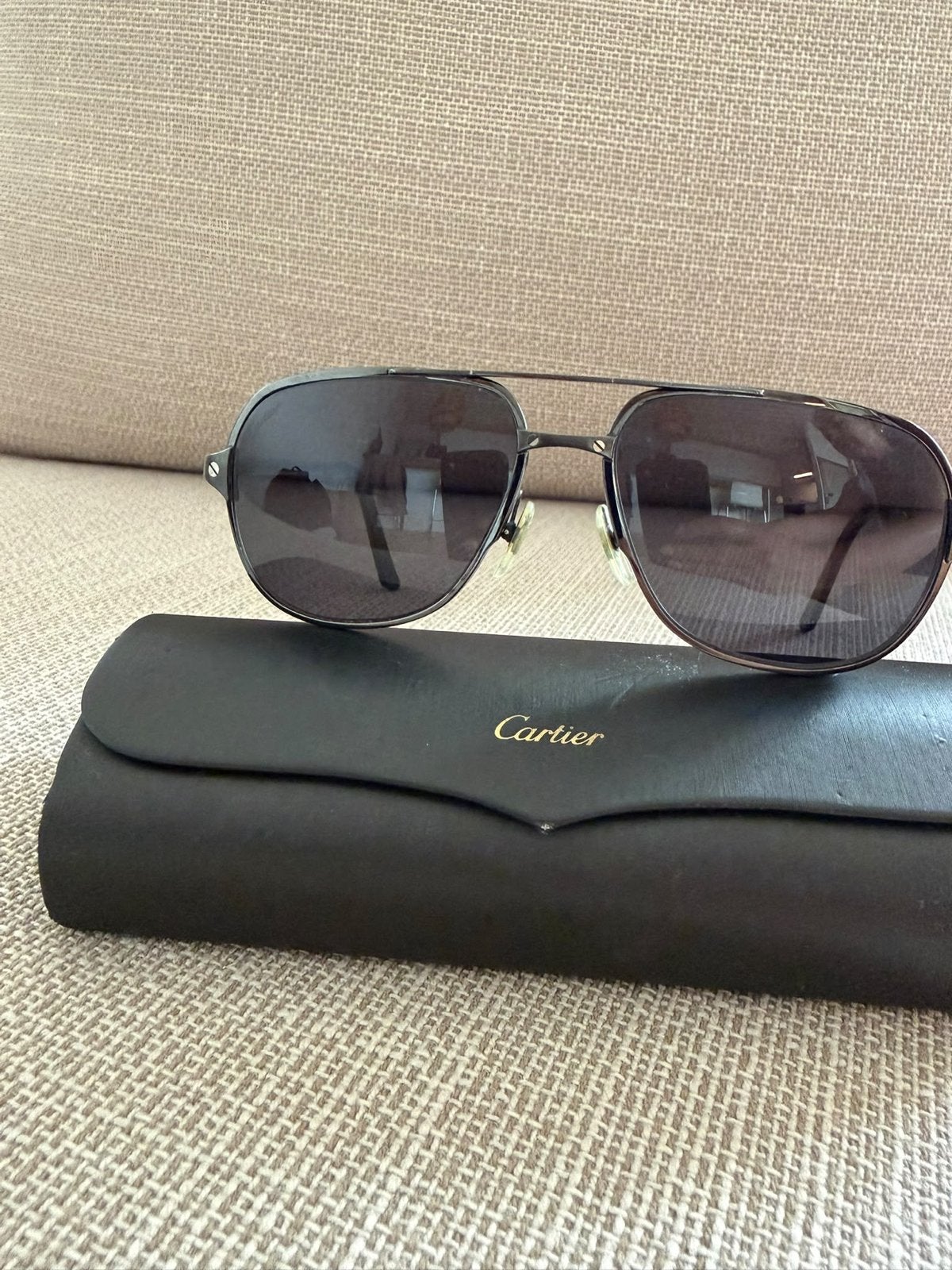 Cartier Zonnebril met etui - Zo goed als nieuw, Overige merken, Zonnebril, Zwart, Ophalen of Verzenden