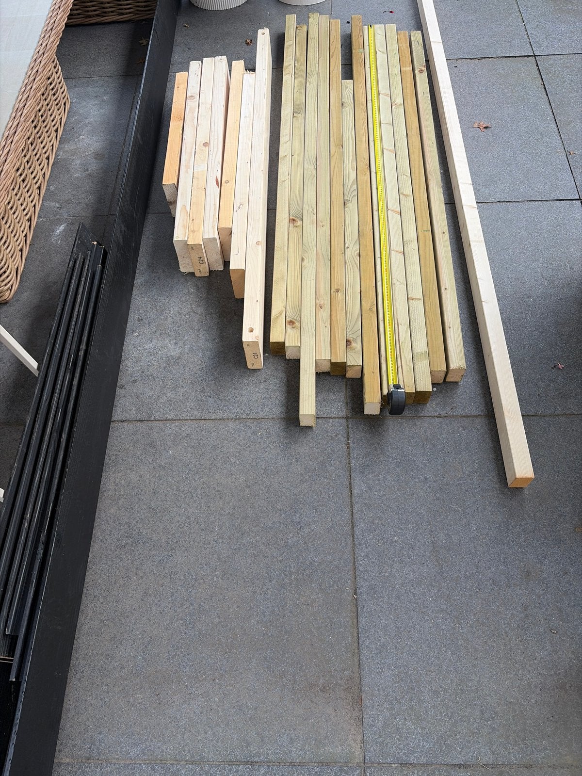 Diverse houten balken en planken, Gebruikt, 25 tot 50 mm, 200 tot 250 cm, Balk