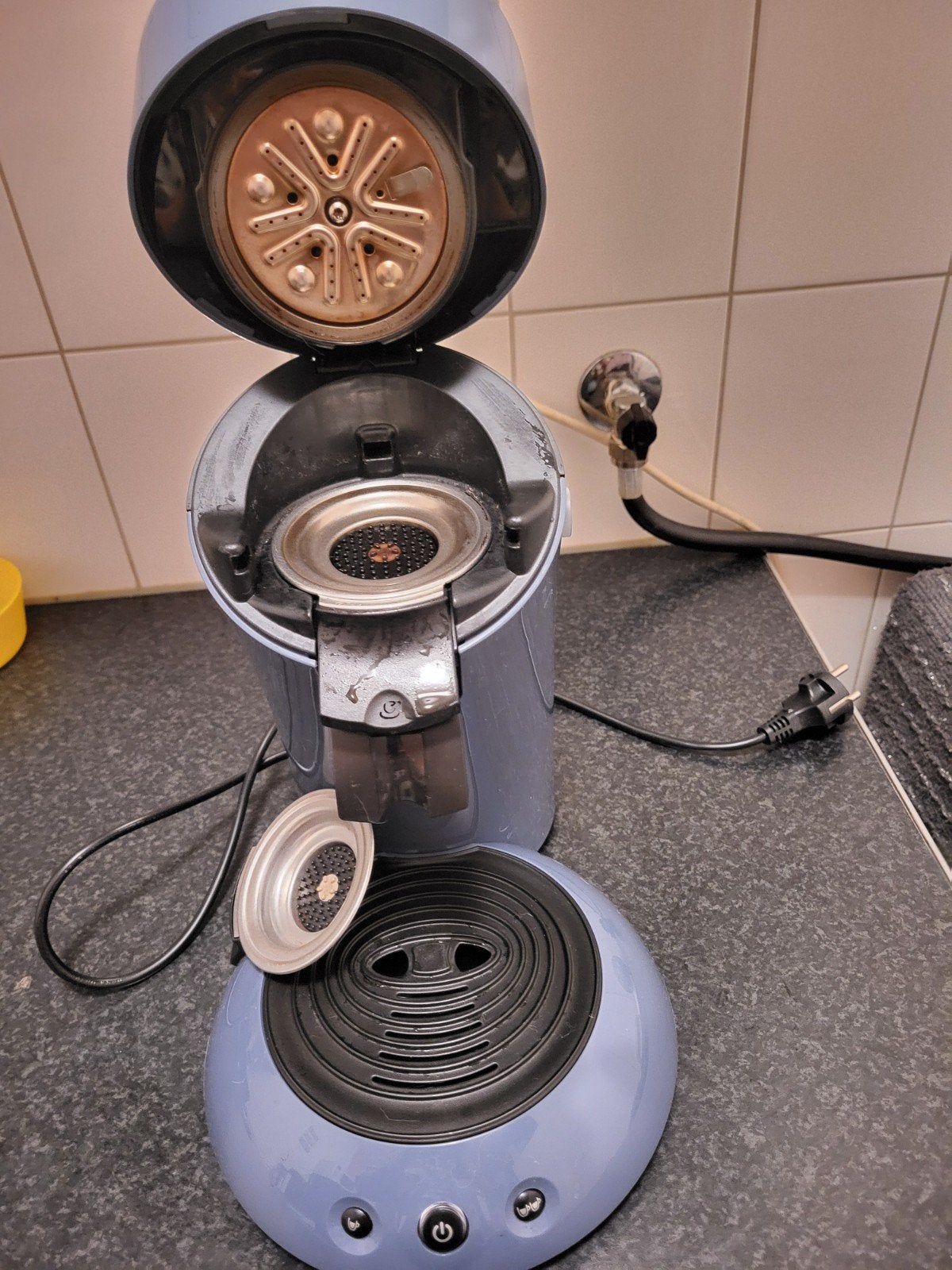 Senseo koffiezetapparaat met diverse koffiepads, Witgoed en Apparatuur, Ophalen, Koffiemachine, Zo goed als nieuw, Koffiepads en cups