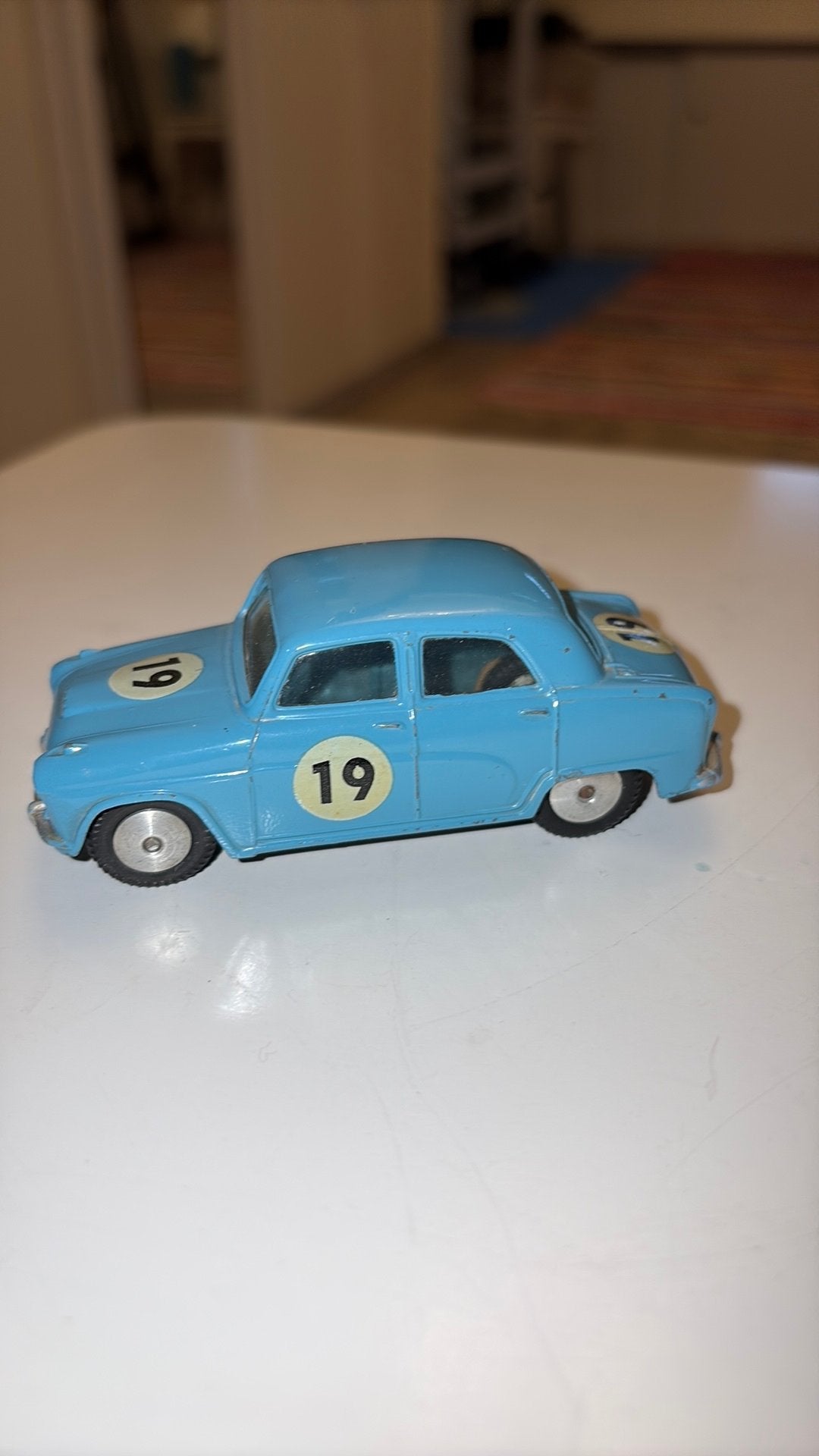 CORGI TOYS AUSTIN, Hobby en Vrije tijd, Modelauto's | 1:43, Ophalen of Verzenden, Zo goed als nieuw, Auto, Corgi