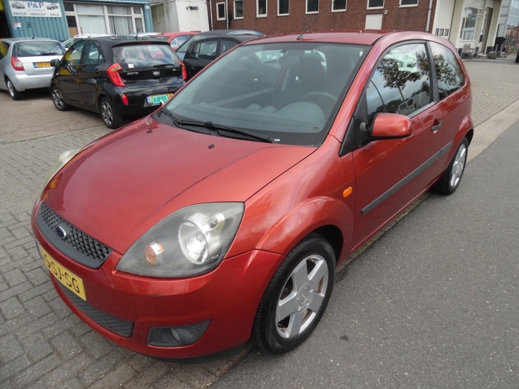 Ford Fiesta apk 4.27 airco 1.4-16V Futura (bj 2006), Auto's, Voorwielaandrijving, 995 kg, Origineel Nederlands, Bedrijf
