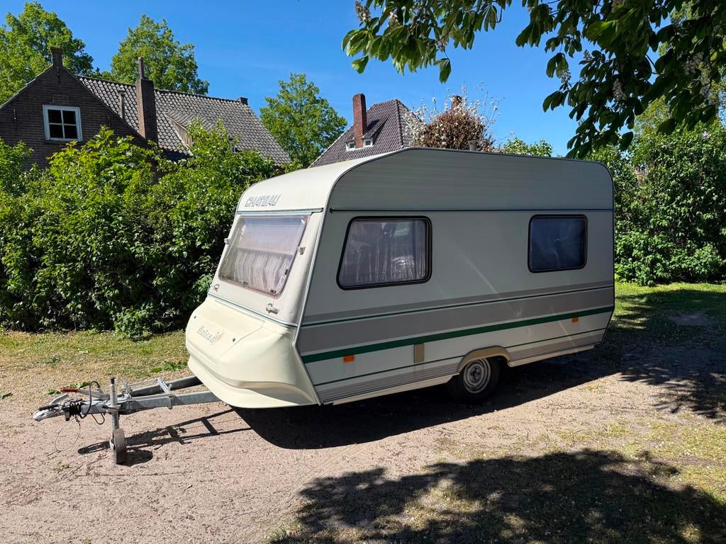 Chateau 380 EERSTE EIGENAAR AANTOONBAAR 4 PERSOONS WC VOORTE, Caravans en Kamperen, Caravans, Chateau, Bedrijf, 500 - 750 kg, Luifel