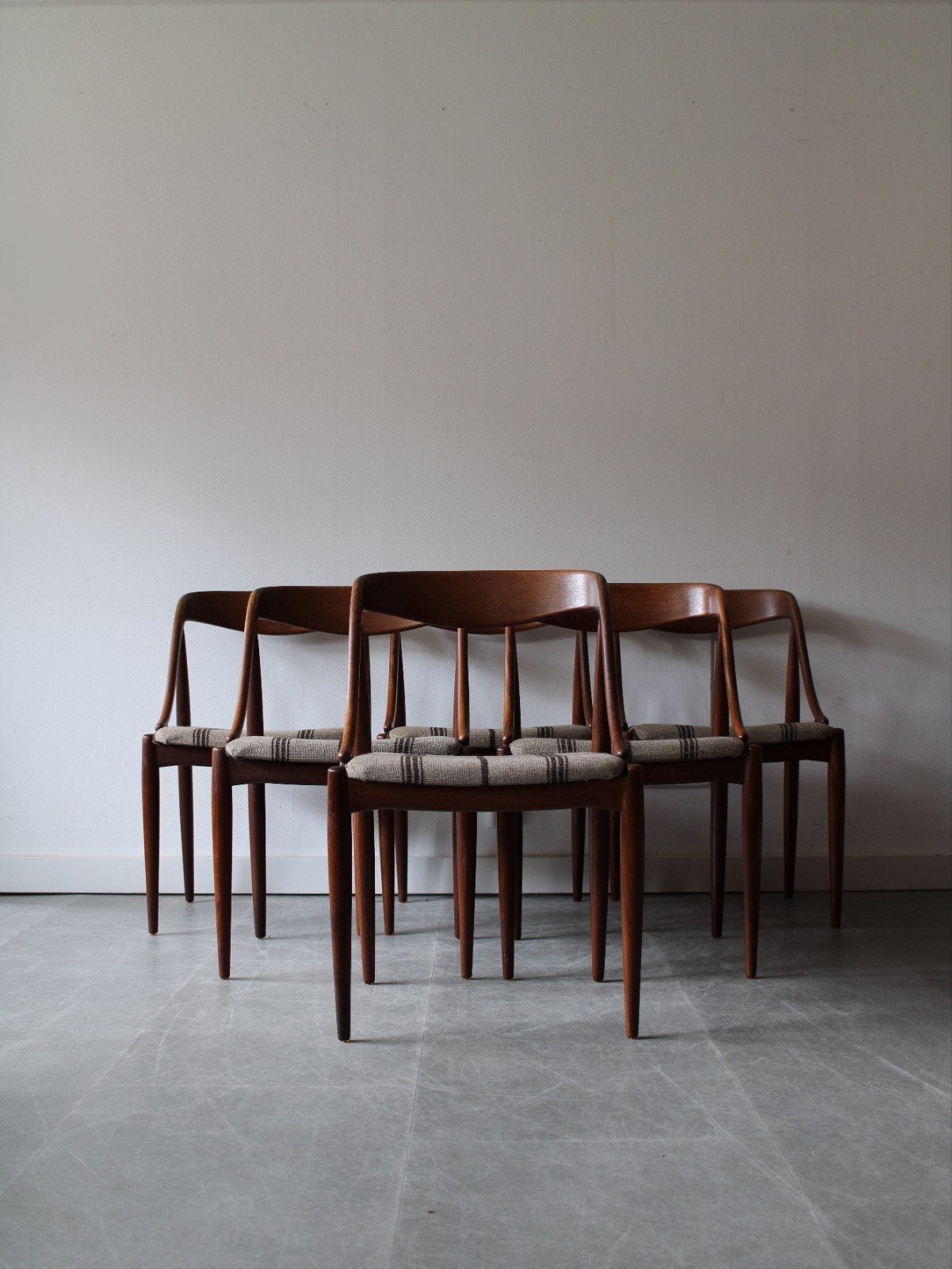 Vintage Deense stoelen door Johannes Andersen, model 16, Huis en Inrichting, Ophalen, Bruin, Onbekend, Zo goed als nieuw