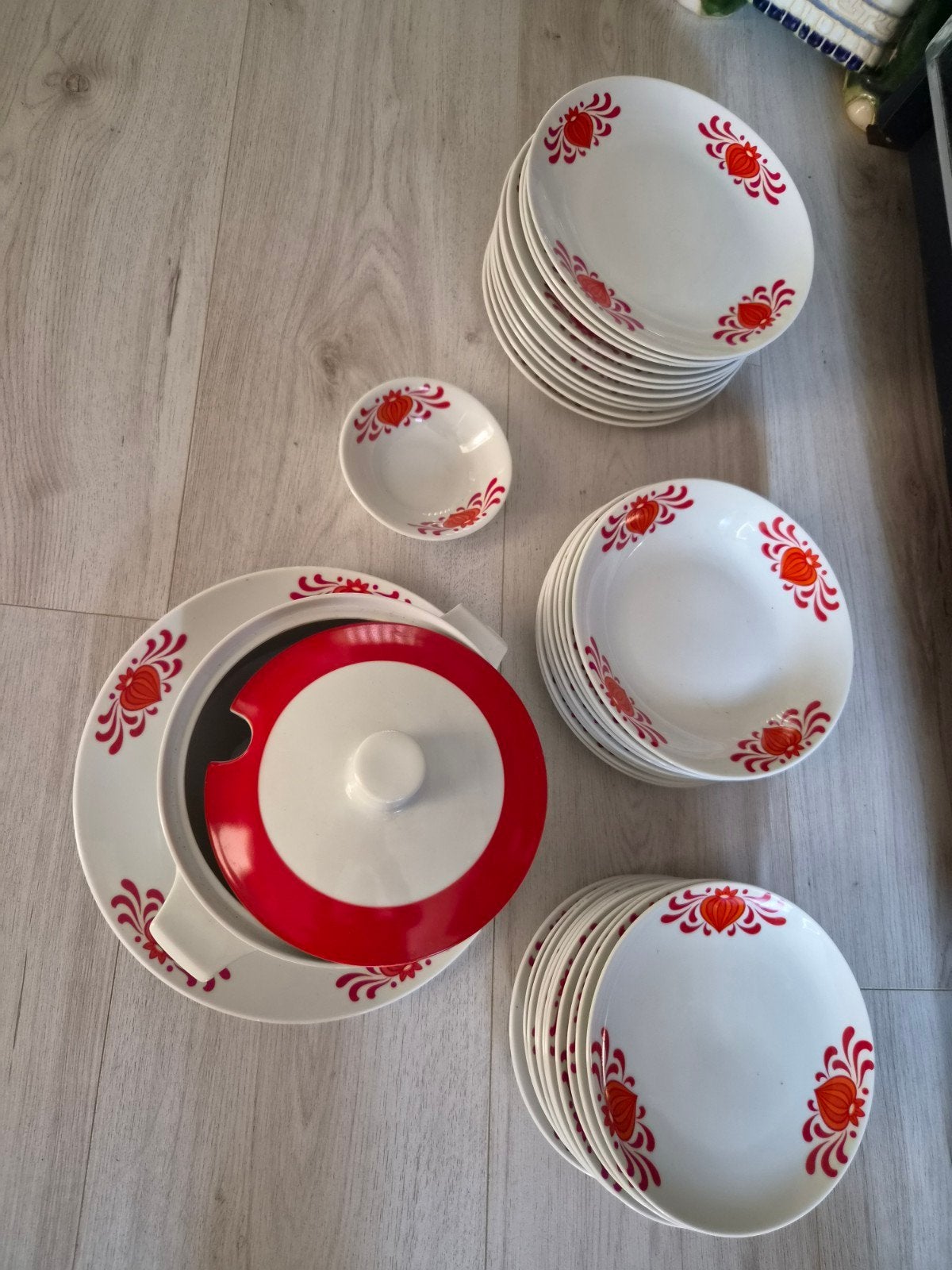 porseleinen eetservies jaren 70, Ophalen