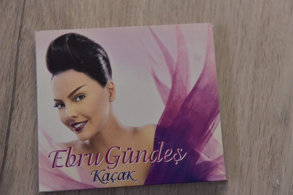 EBRU GUNDES -- KACK  11 geweldige nummers, Digipak, Zo goed als nieuw, Album, Verzenden