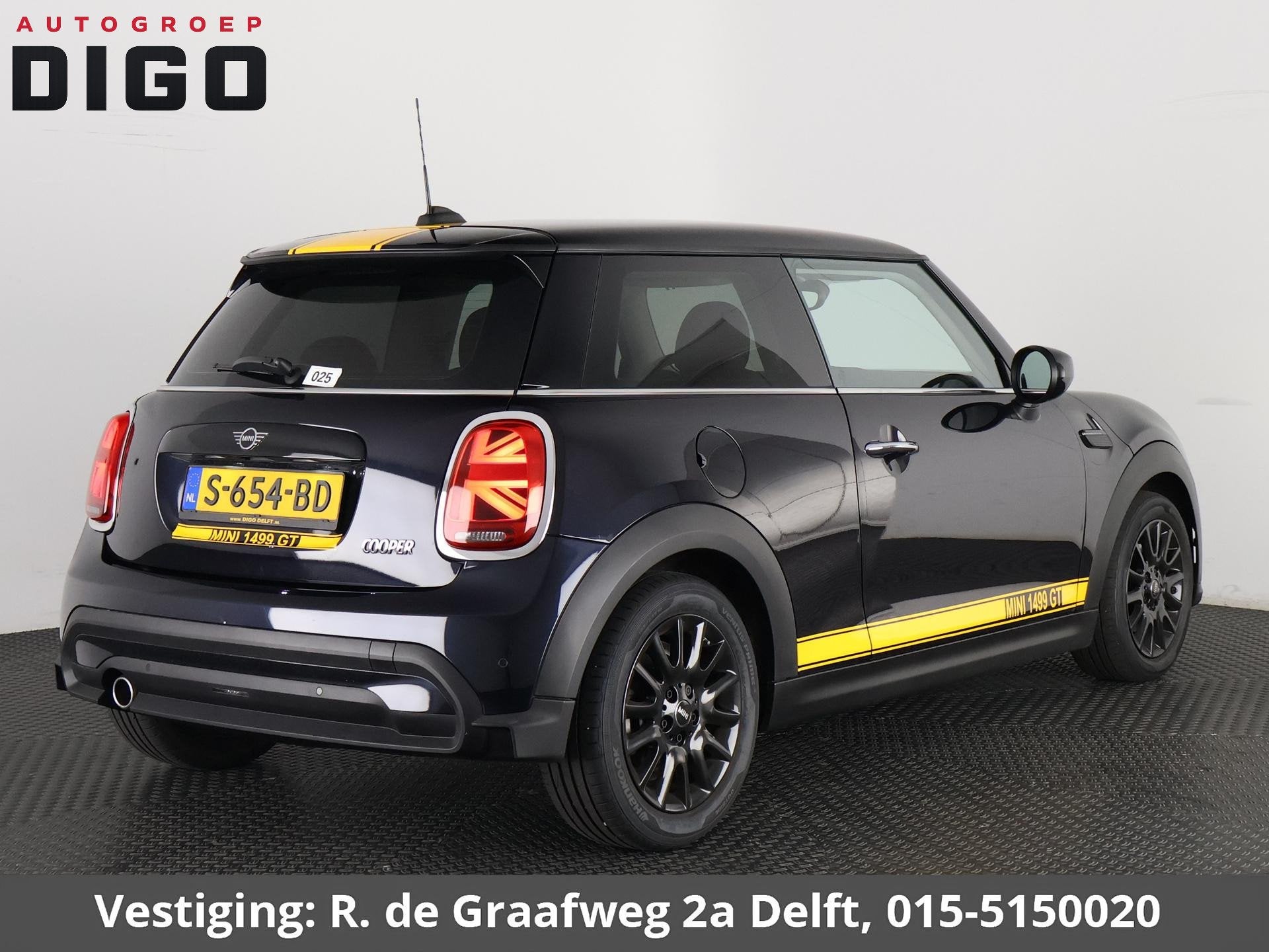 MINI 3-Deurs 1.5 Cooper Sports 1499 GT PACK Automaat | Apple, Auto's, Mini, 136 pk, Gebruikt, Leder en Stof, 49 €/maand