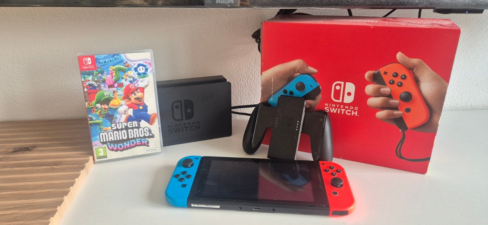 Nintendo Switch met Super Mario Bros. Wonder, Met games, Met 2 controllers, Ophalen of Verzenden, Zo goed als nieuw